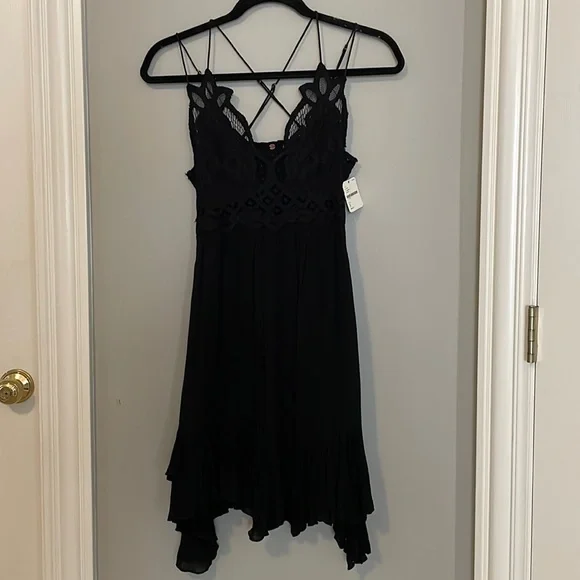 NWT Free People One Adella Slip Black size S - Picture 2 of 8
